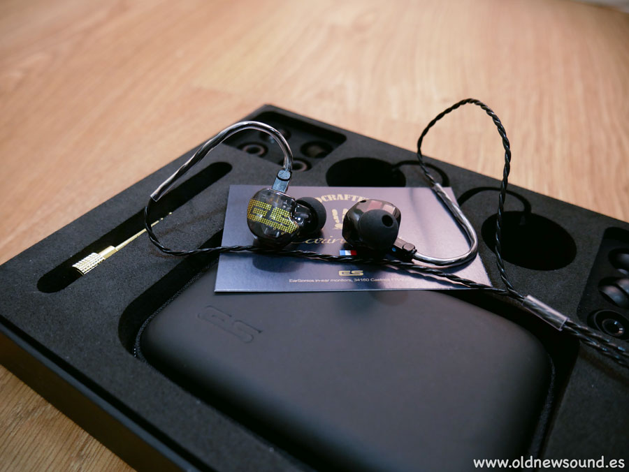 Earsonics ES5 Unboxing